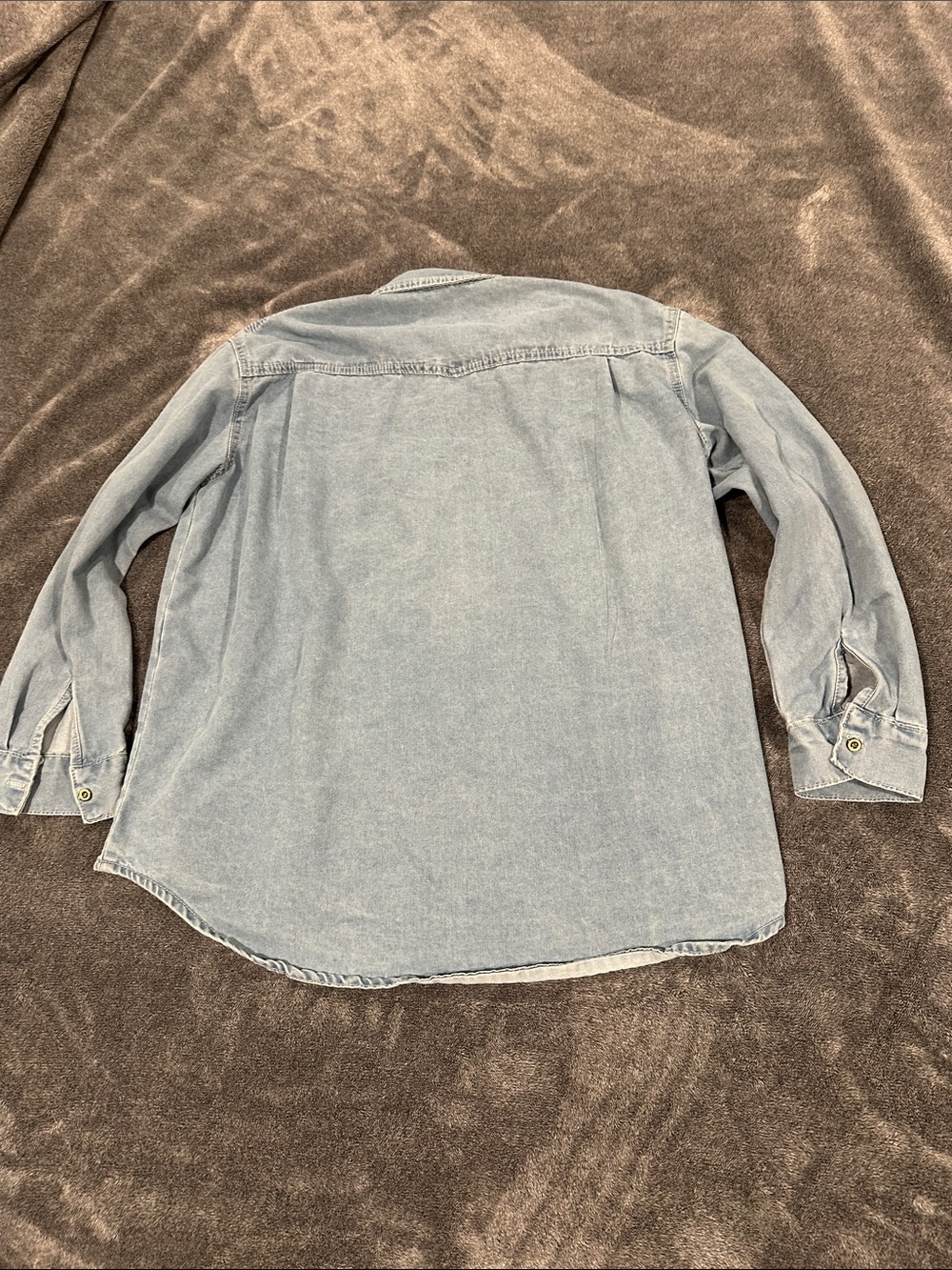 Light Blue Denim Button-Front Shirt. Size medium - Picture 9 of 14
